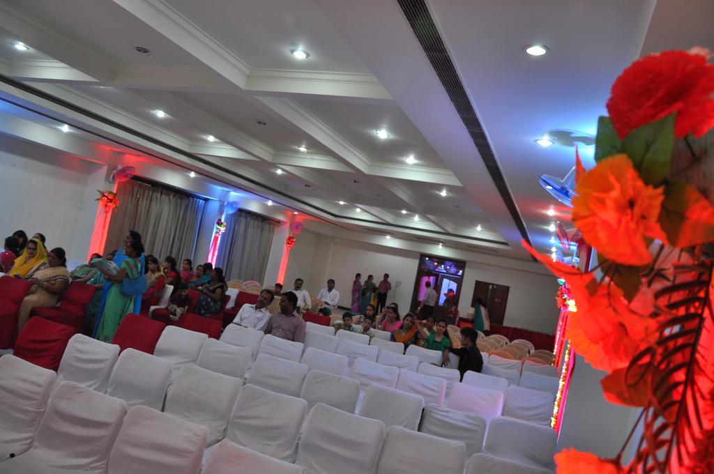 Hotel Sita Manor Gwalior Bagian luar foto