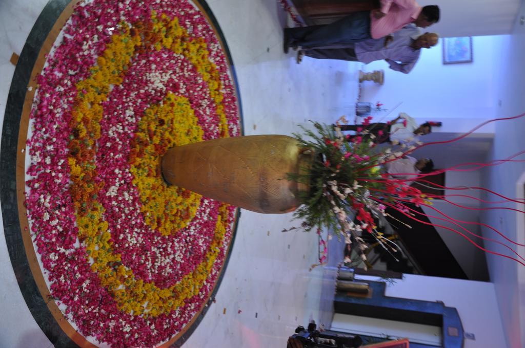 Hotel Sita Manor Gwalior Bagian luar foto