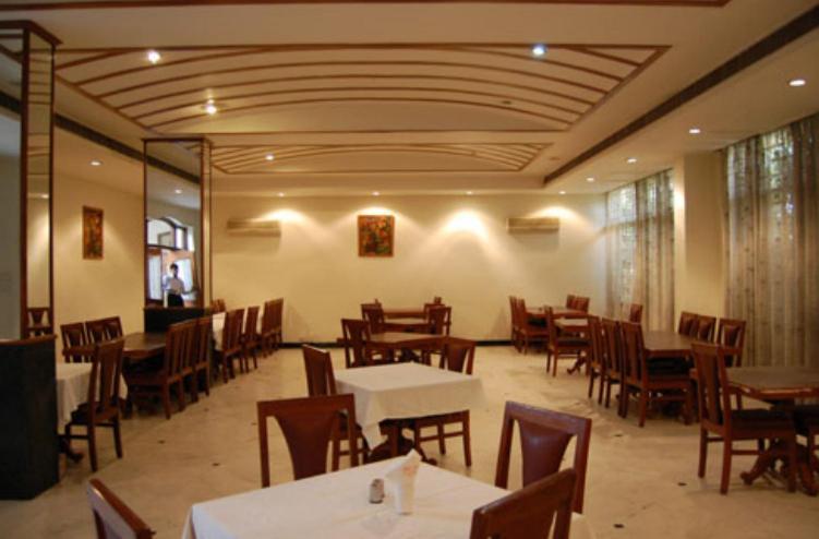 Hotel Sita Manor Gwalior Bagian luar foto