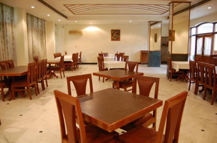 Hotel Sita Manor Gwalior Bagian luar foto