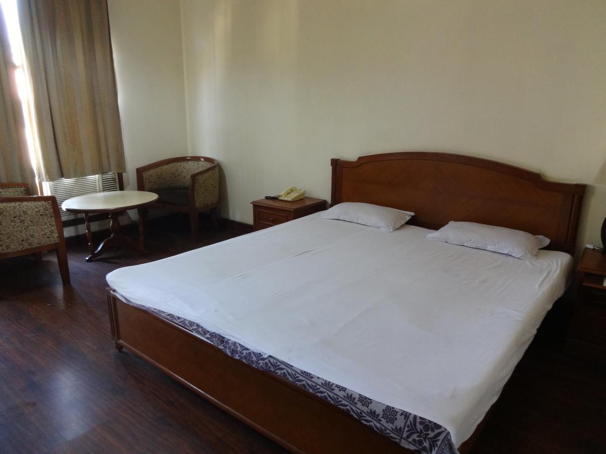 Hotel Sita Manor Gwalior Ruang foto
